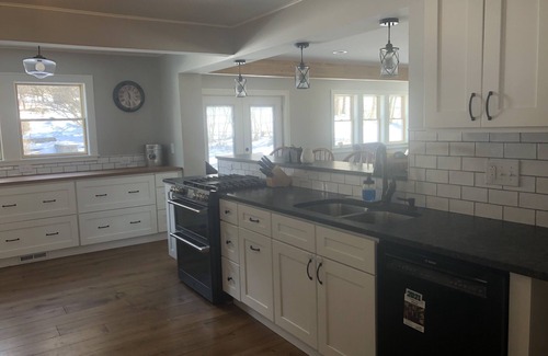 East Ithaca House | 4 BR/3BA house walking distance to Cornell - perfect for Graduation or Reunions