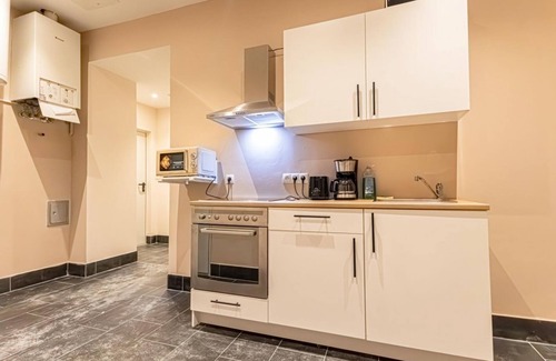 Neulerchenfeld Apartment | 4-BR Apt, Ideal for Groups, 6-Min to Stadthalle