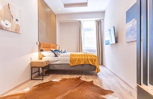 Neulerchenfeld Apartment | 4-BR Apt, Ideal for Groups, 6-Min to Stadthalle