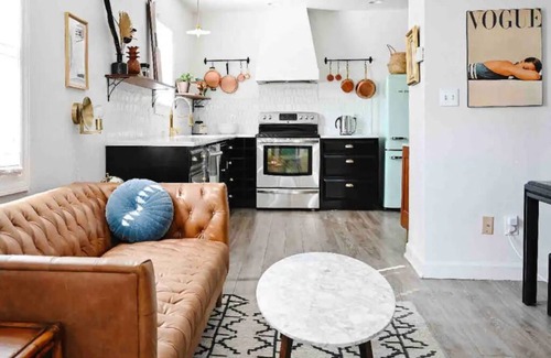 Lower East Side House | 4 BR Blair House 1890 Duplex- Steps from Brady Street!