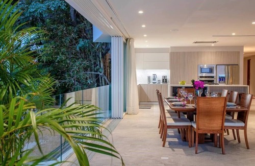 South Shore Hotel Area Apartment | 4 BR Casa Indah Luxury 3400 SF Condo, 4 BR Luxury Indah Condo 3400 SF