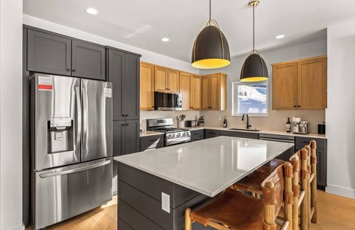 Crested Butte South House | 4 BR Cozy Upscale Mountain Retreat, Hot Tub, Mountain Views