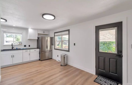Lakewood House | 4 BR home with game room & large backyard to entertain Centrally located Near DT