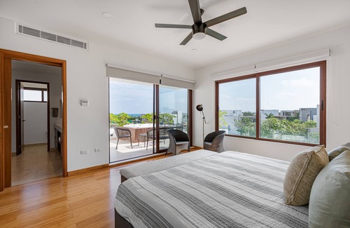 Zona Hotelera House | 4 BR house- Beach, Private pool&jacuzzi