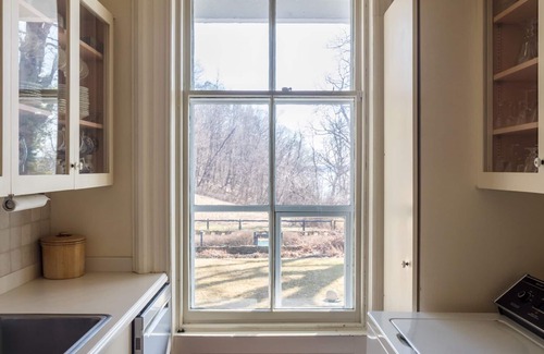 Germantown House | 4 Br, Hudson River Manor on 65 acres, with pool