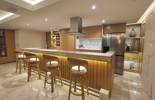 Costera Acapulco Apartment | 4 BR Luxury beachfront apartment in Acapulco Bay.