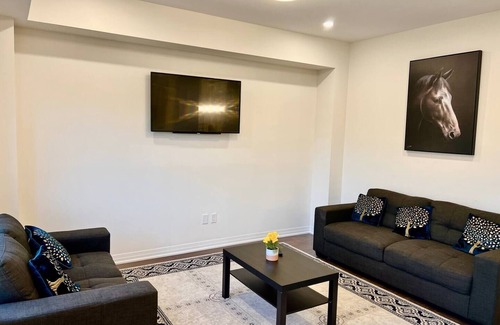 County of Brant House | ★4 BR Modern Detached House in Paris, Brant