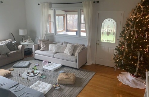 Stratham Other | 4 BR Modern Farmhouse with hot tub + indoor fireplace near beaches + skiing