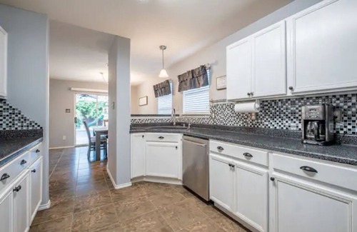 Heritage House | 4 BR Oasis pool house - BMT Lackland & SeaWorld