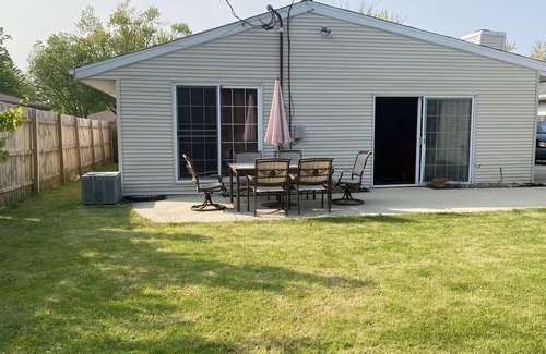 Milwaukee House | 4 Br Single Ranch Home With 1,600 Sq ft