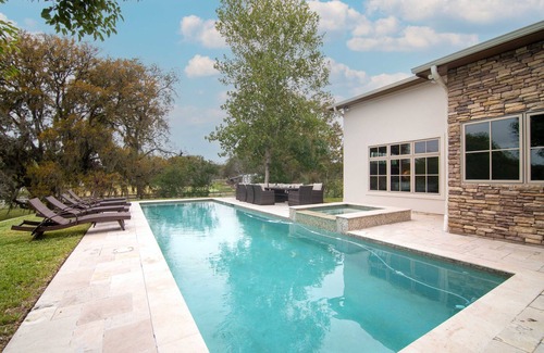 Rosenberg Villa | 4 BR Villa w/Heated Pool & Spa , Sauna,Turkish Hammam BBQ and Huge Backyard