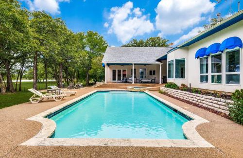 Lakewood Village House | 4-BR Waterfront - Pool Kayak Paddleboard & More