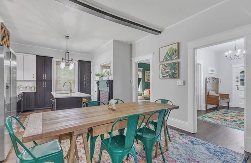 Garner House | 4 BRs/3 Full Baths - Stroll to Coffee, Bakery, Wine Bar - Downtown Garner