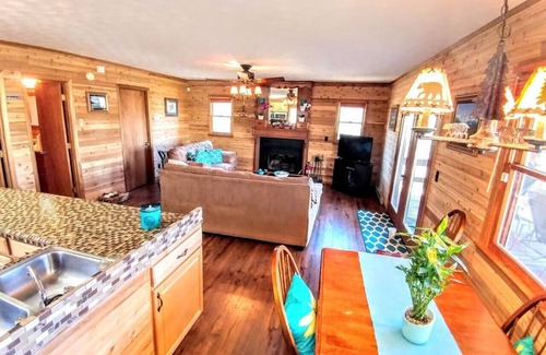 Whittier Cabin | 4 Cabins/Mountain Views/Jacuzzi/Wi-Fi/Large Groups