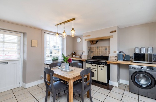Stoke Bruerne Cottage | 4 Canalside Cottages