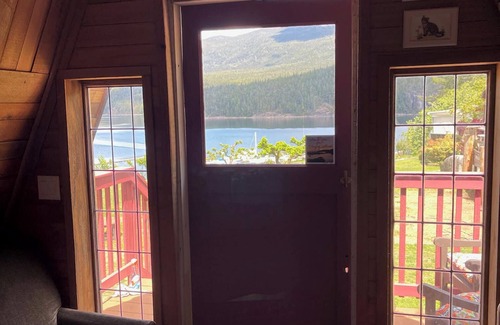 Lund Cabin | 4 Coastal Cabins & 2 bedroom suite for exploring the Sunshine Coast of BC