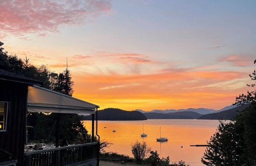 Lund Cabin | 4 Coastal Cabins & 2 bedroom suite for exploring the Sunshine Coast of BC