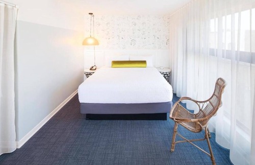 Venice Hotel | 4 Coastal Suites for Big Groups | Kitchen | Balcony | Rooftop | Free Breakfast