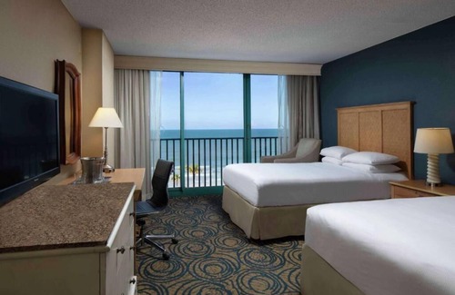 Brush - Stewarts Hotel | 4 Convenient Units for Big Groups, Outdoor Pool, Near Daytona Beach!
