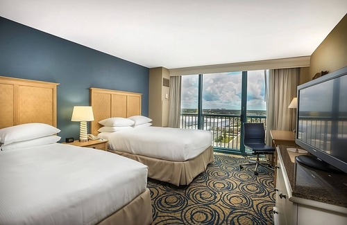Brush - Stewarts Hotel | 4 Convenient Units for Big Groups, Outdoor Pool, Near Daytona Beach!