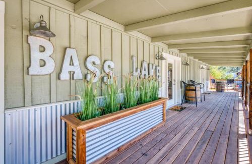 Bass Lake House | #4 Cottage Like Suite with Private Hot Tub