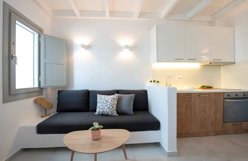 Messaria Apartment | 4 | Deluxe Suite | Private Hot Tub | White Orchid Luxury Suites