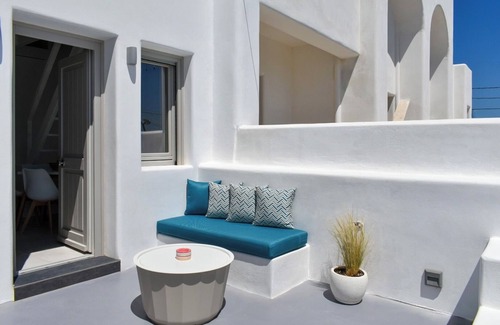 Messaria Apartment | 4 | Deluxe Suite | Private Hot Tub | White Orchid Luxury Suites