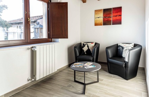 L'Aquila Apartment | *4 double rooms *equipped kitchen, *2 smart Tv rooms *air conditioning