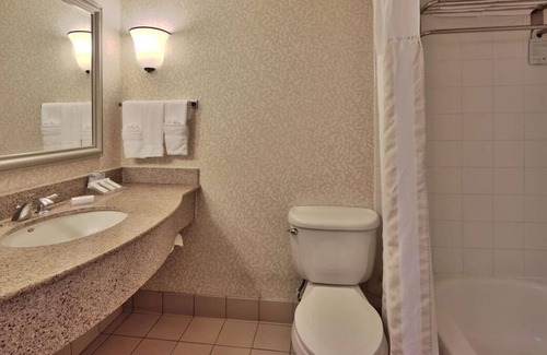 Albuquerque House | 4 Family-friendly Units Close to ABQ BioPark – Zoo! Free Airport Shuttle, Pool!