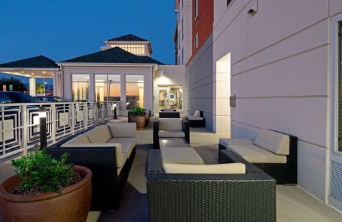 Albuquerque House | 4 Family-friendly Units Close to ABQ BioPark – Zoo! Free Airport Shuttle, Pool!