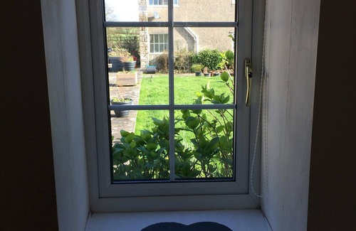 Malltraeth Cottage | 4 Glantraeth Farm Cottage. Ideal base to explore the Isle of Anglesey.