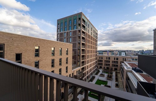 Newham Apartment | 4 Guests - Close Airport - 25min Central London