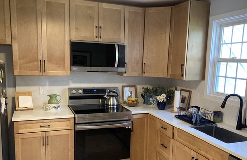 Lordship Other | 4 houses fr Lordship beach: sleeps 4 kitchen WiFi patio sunroom 2beds/2 baths