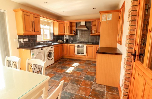 Kilrush Cottage | 4 KILLIMER ROAD, family friendly in Kilrush, County Clare