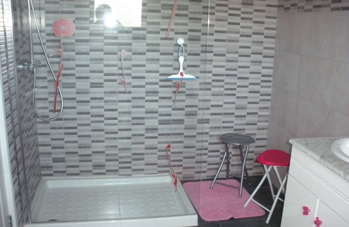 Saint-Martin-de-Seignanx House | 4 km from bayonne 7 km from the beaches available july 27 to august 3