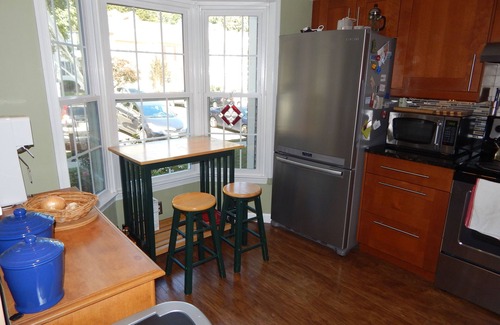 Newington House | 4 Levels Of Comfortable Townhome With Modern Features.