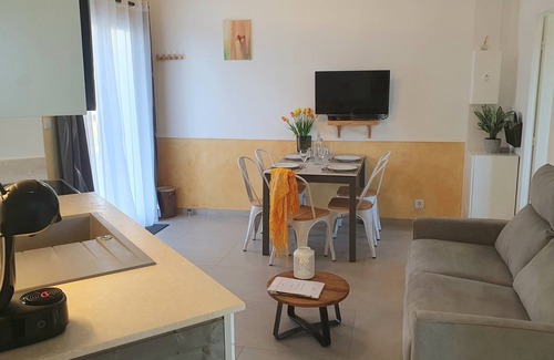 Cazevieille Cottage | 4* lodge/rental in the countryside near Montpellier