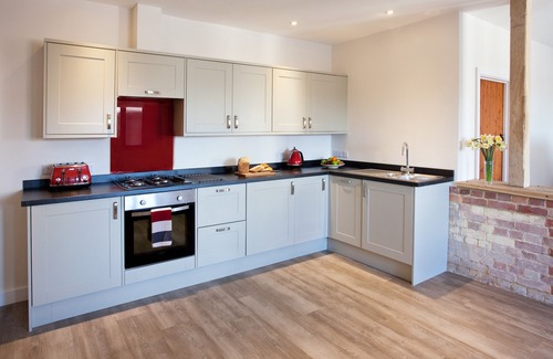 Halesworth House | 4 luxury barns in one, for up to 12, plus large games/dining room.