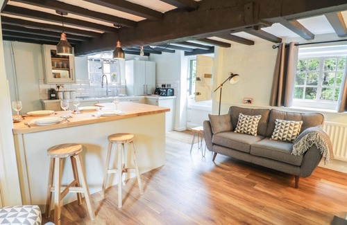 City Centre Cottage | 4 Masons Court