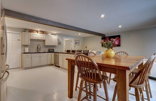 Gateway House | 4 Master Suites in the Heart of Alaska.Abby's Place.