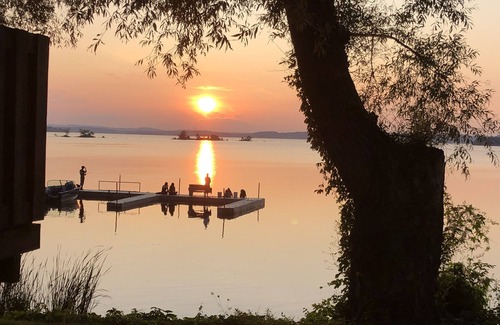 Harwood Cottage | 4 METERS from the lake! Luxury Cottage, Sauna, Heated pool