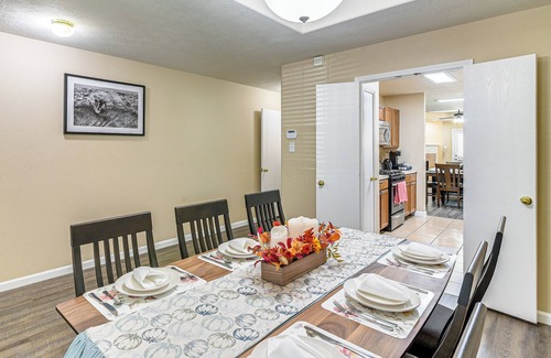 Southbelt/Ellington House | 4 Mi to Airport: Home in Houston w/Yard!