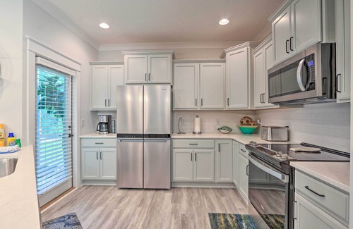 Spanish Wells House | 4 Mi to Beach: Family-Friendly Hilton Head Retreat