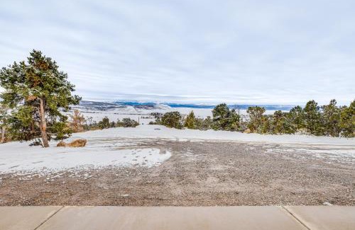 Montrose House | 4 Mi to Black Canyon Mtn-View Apt in Montrose!
