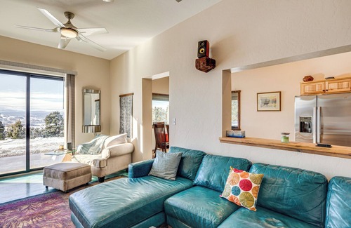 Montrose House | 4 Mi to Black Canyon: Mtn-View Apt in Montrose!