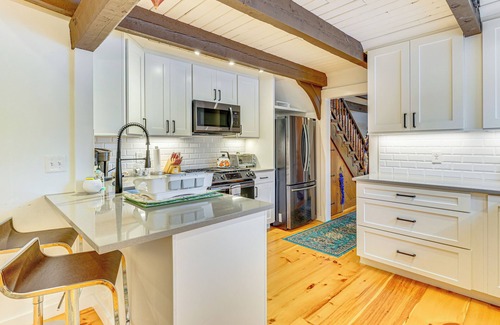Peru House | 4 Mi to Bromley Mountain Ski Resort: Home w/Views
