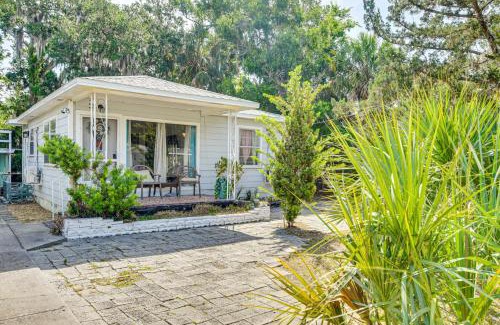 Walkers Holly Hill House | 4 Mi to Daytona Boardwalk and Beaches Cute Cottage