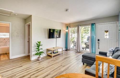 Walkers Holly Hill House | 4 Mi to Daytona Boardwalk and Beaches Cute Cottage