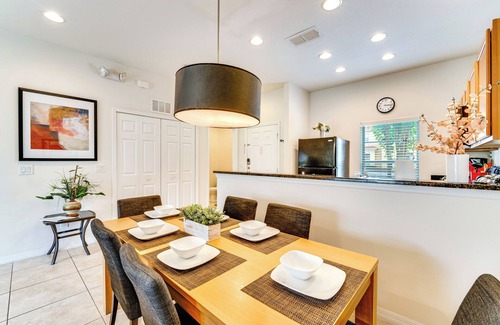 Sunset Lakes House | 4 Mi to Disney World: Townhome w/Hot Tub & Lanai!