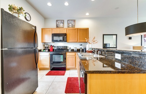 Sunset Lakes House | 4 Mi to Disney World: Townhome w/Hot Tub & Lanai!